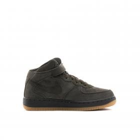 groene nike sneakers