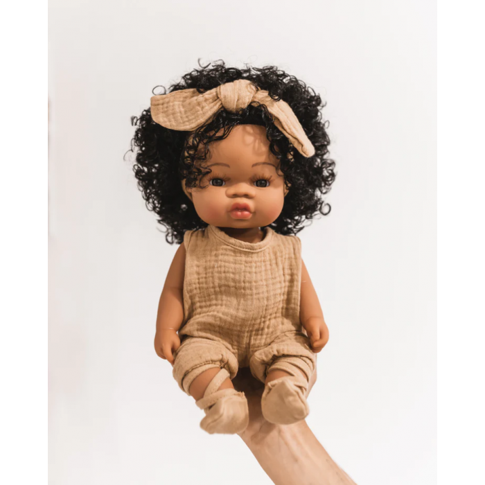 MRS ERTHA LORETAS FALLEN POP, kinder pop van Mrs Ertha, seizoenen gerelateerd, culturelen poppen, www.littlelegends.nl